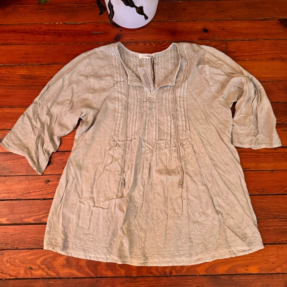 Solitaire Pintuck Embroidered Flowy Boho 3/4 Sleeve Top Size 2X NWT - Picture 6 of 15